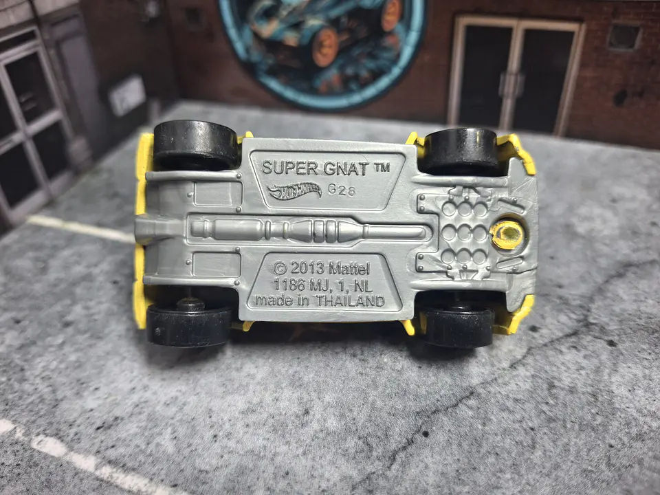 Super Gnat Hot Wheels 2014 Track Aces Mattel 3