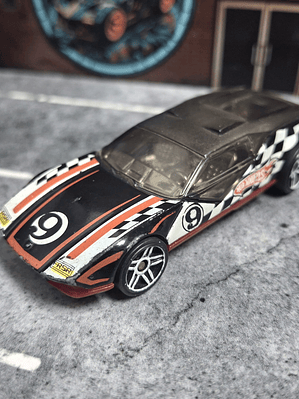 La Fasta Hot Wheels 2011 Track Stars Mattel