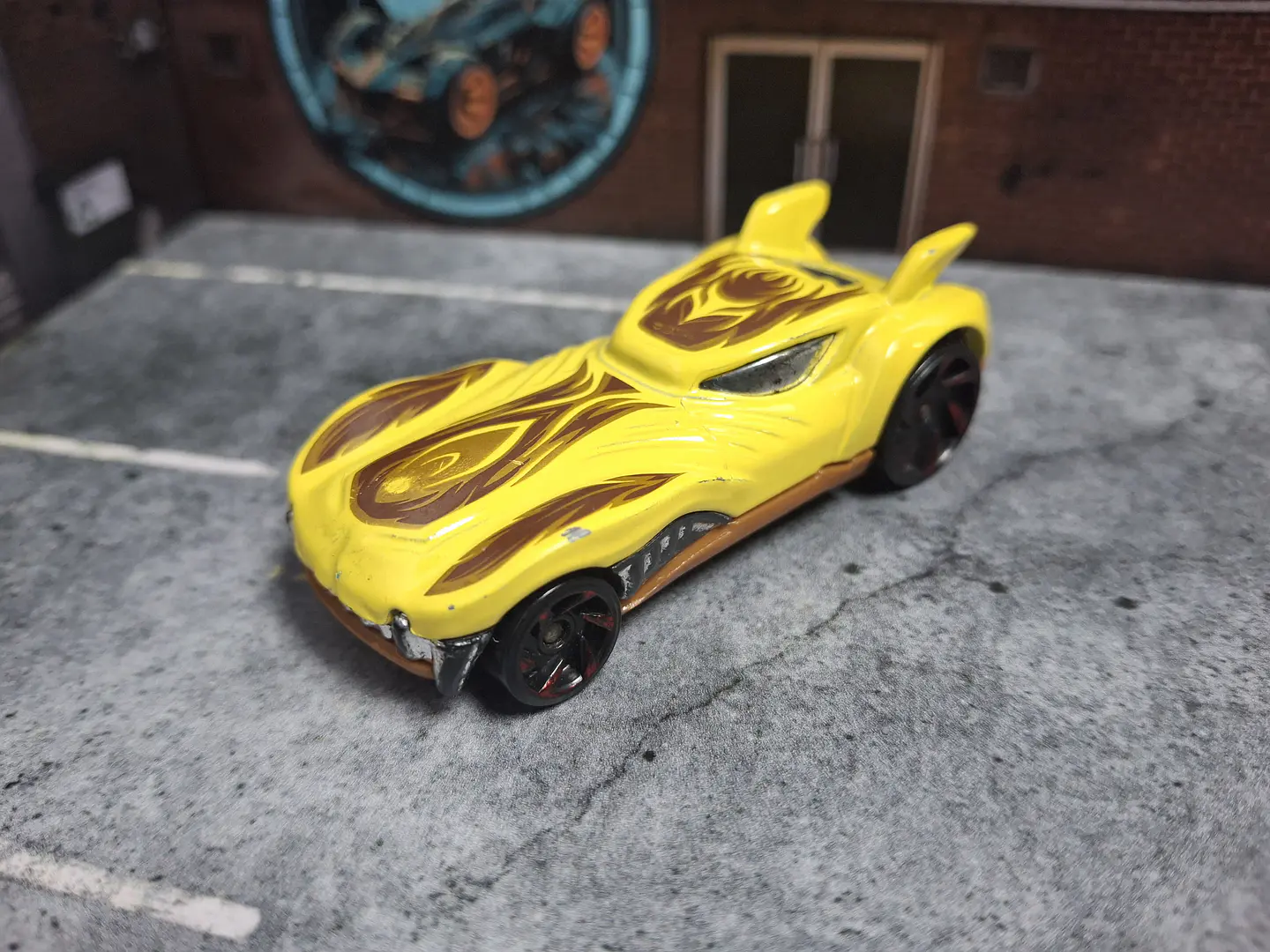 Howlin' Heat Hot Wheels 2017 Street Beasts Mattel 1