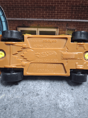 Howlin' Heat Hot Wheels 2017 Street Beasts Mattel