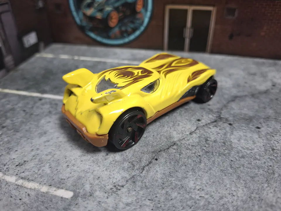 Howlin' Heat Hot Wheels 2017 Street Beasts Mattel 3