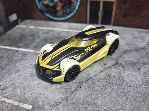 MR11 Hot Wheels 2014 New Model HW City: HW Goal Mattel