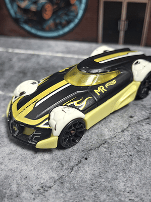 MR11 Hot Wheels 2014 New Model HW City: HW Goal Mattel