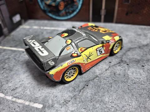 Miguel Camino Carbon Racers Cars Disney Pixar 1/55