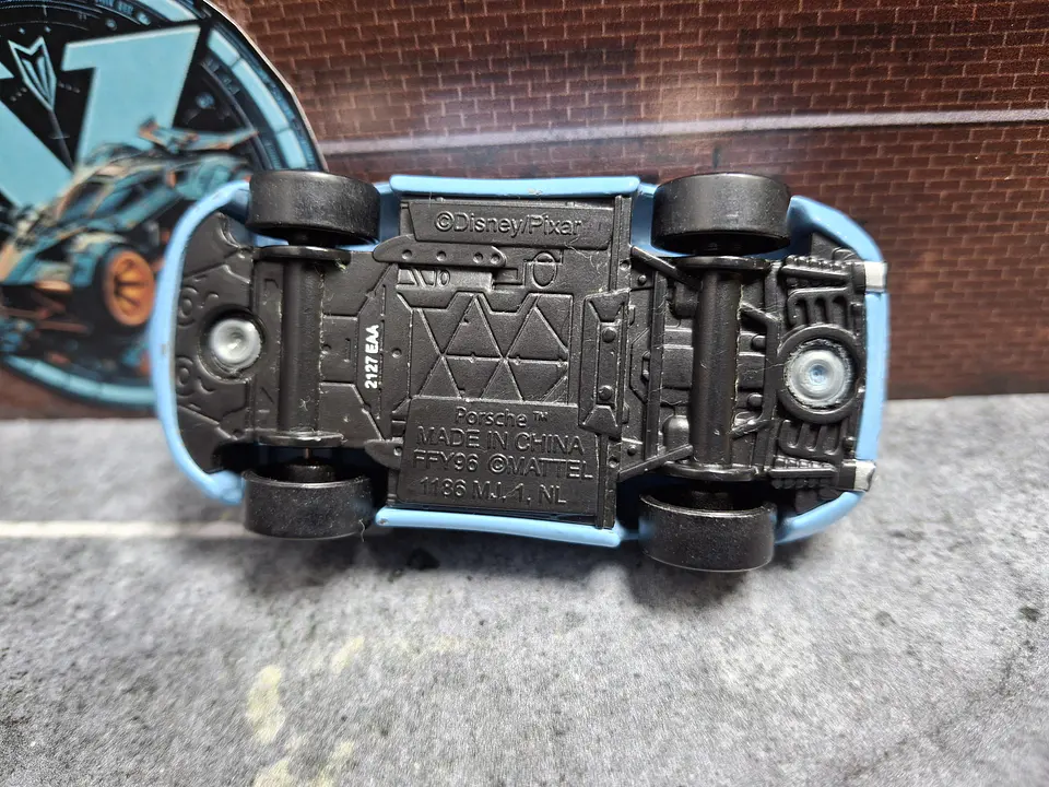Sally Porsche Cars Disney Pixar 1/55 Mattel 3