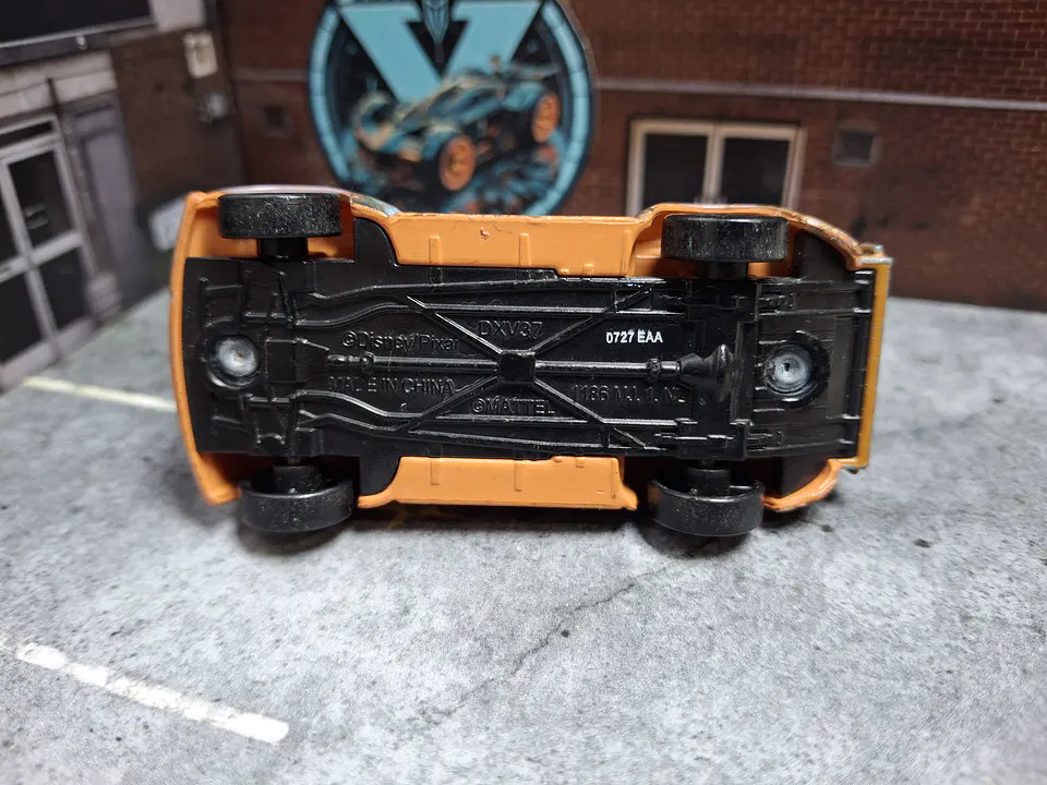 Smokey Cars 1/55 Disney Pixar Mattel 3