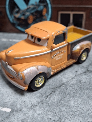 Smokey Cars 1/55 Disney Pixar Mattel
