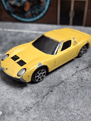 Lamborghini Miura 1966 Maisto 1/64