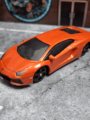 Lamborghini Aventador LP700-4 Maisto 1/64