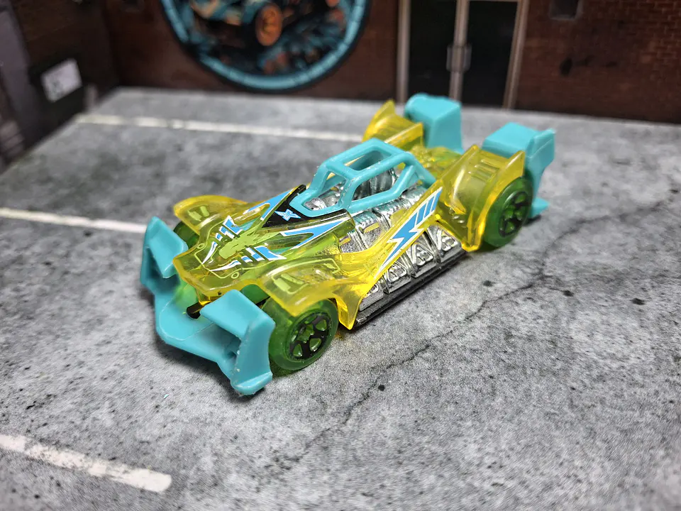 Voltage Spike Hot Wheels 2017 X-Raycers Mattel 1