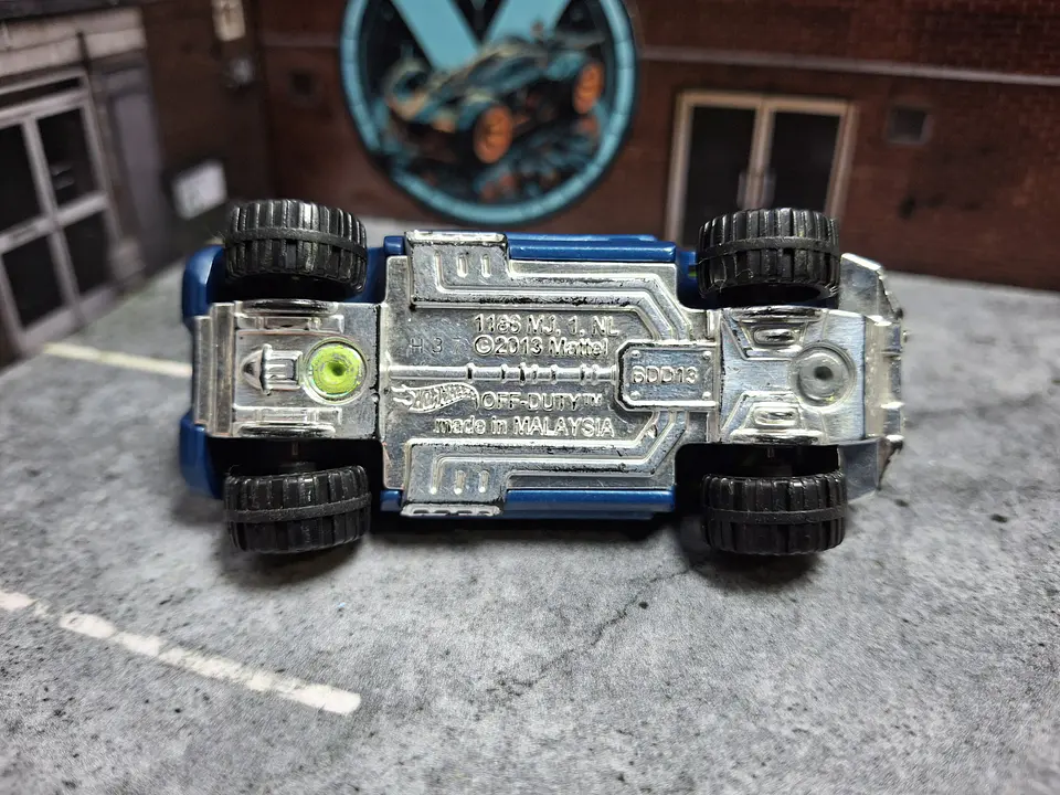 Off-Duty Hot Wheels 2016 HW Hot Trucks Mattel 3
