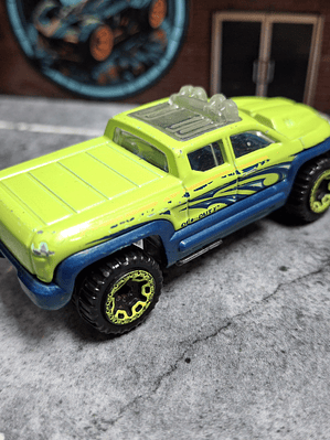 Off-Duty Hot Wheels 2016 HW Hot Trucks Mattel