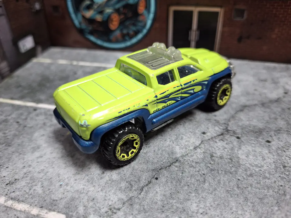 Off-Duty Hot Wheels 2016 HW Hot Trucks Mattel 2