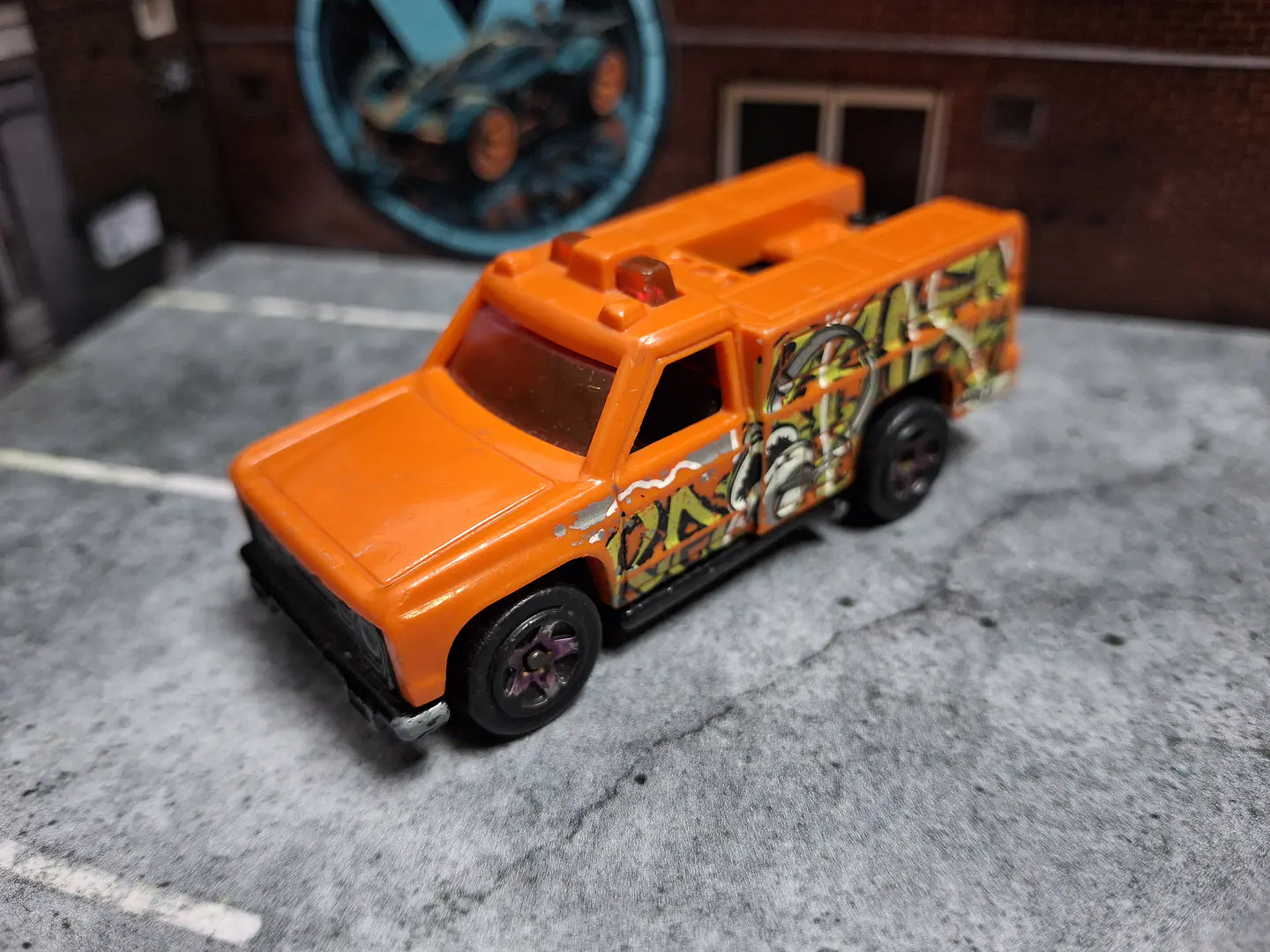 HW Rapid Responder Hot Wheels 2015 Graffiti Rides Mattel 1