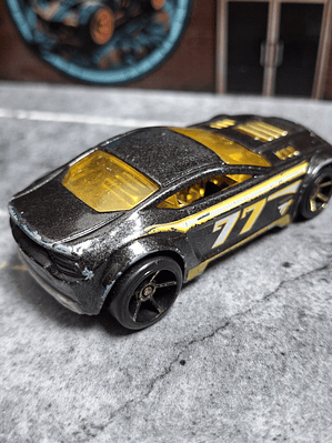 Torque Twister Hot Wheels 2011 4-Lane Elimination Race Mattel