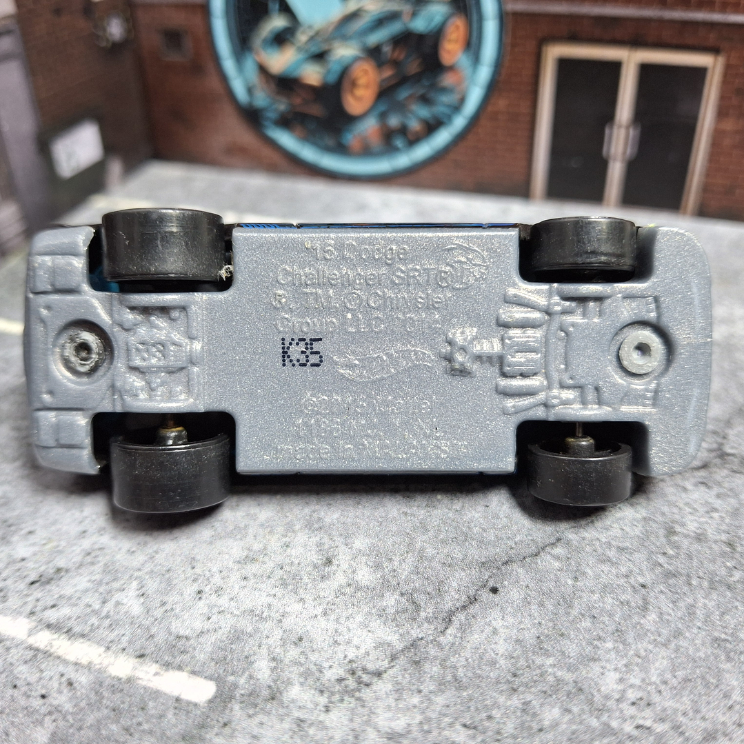 Dodge Challenger SRT '15 Hot Wheels 2018 Muscle Mania Mattel 3