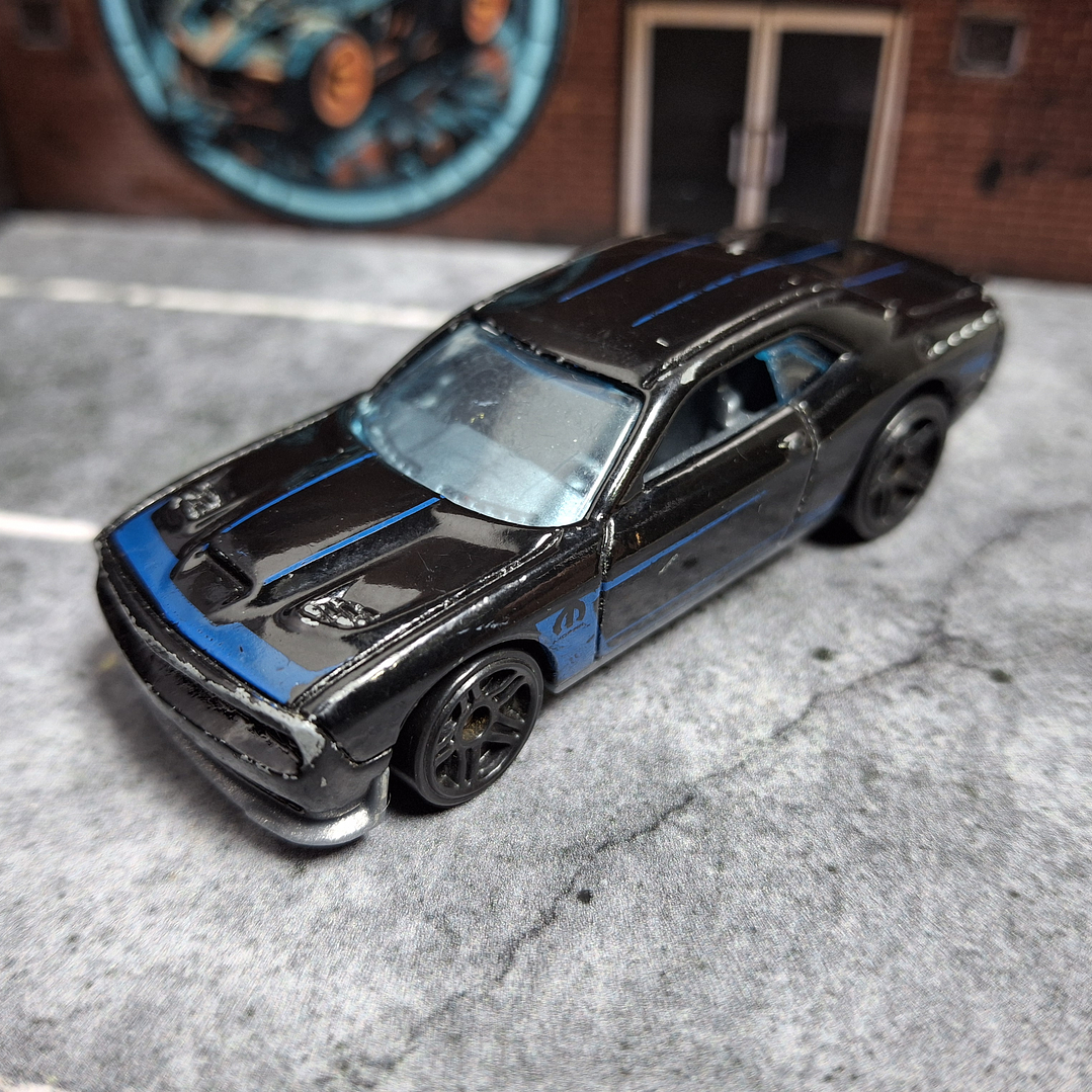 Dodge Challenger SRT '15 Hot Wheels 2018 Muscle Mania Mattel 1