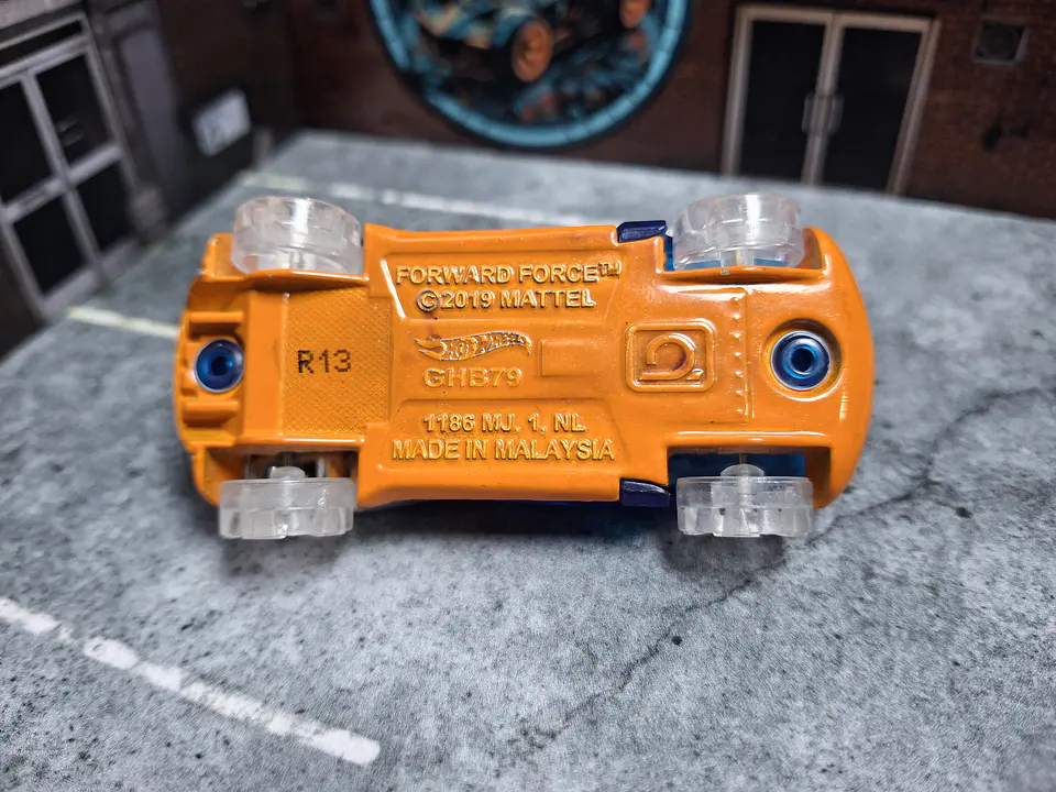 Forward Force Hot Wheels 2021 X-Raycers Mattel 3