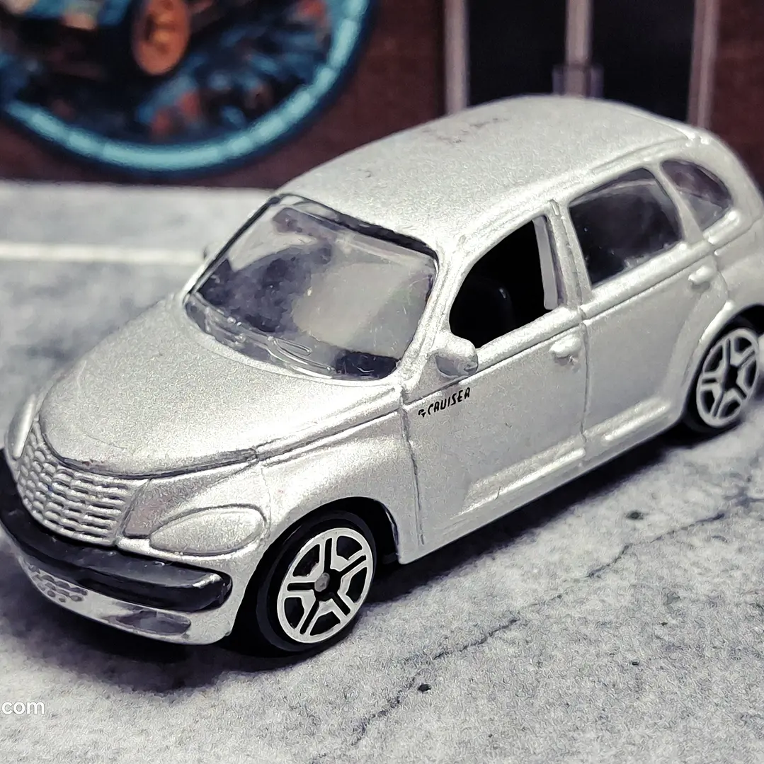 Chrysler PT Cruiser 2005 Nº 6016 Motor Max 1/64 1