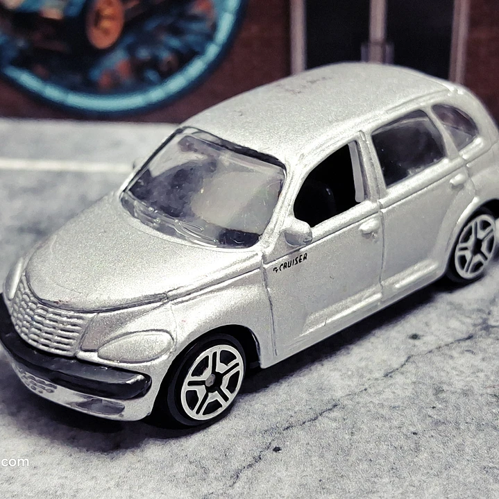 Chrysler PT Cruiser 2005 Nº 6016 Motor Max 1/64 1