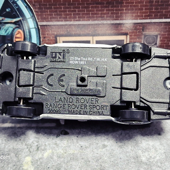 Land Rover Range Rover Sport RMZ City 1/64 3