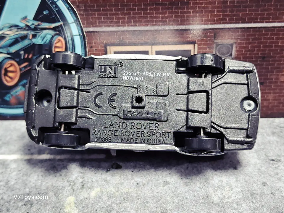 Land Rover Range Rover Sport RMZ City 1/64 3