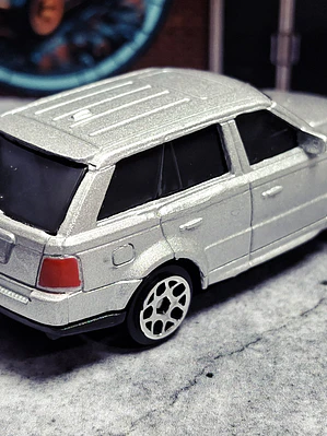 Land Rover Range Rover Sport RMZ City 1/64
