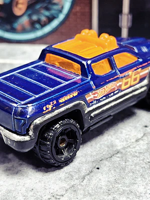 Off-Duty Hot Wheels 2015 HW Off-Road: HW Hot Trucks Mattel