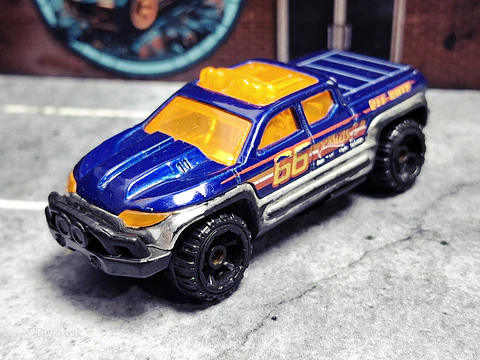 Off-Duty Hot Wheels 2015 HW Off-Road: HW Hot Trucks Mattel
