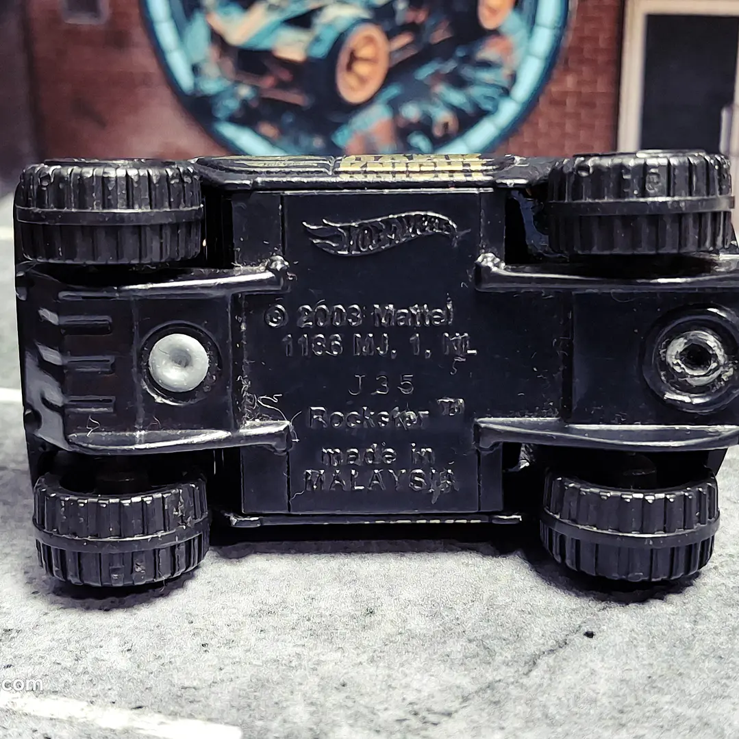 Rockster Hot Wheels 2016 Batman v Superman Mattel Hummer 3