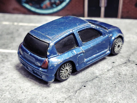 Renault Clio V6 Sport Maisto 1/64