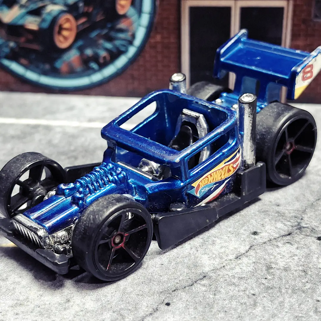 Bone Speeder Hot Wheels 2016 New Model HW Race Team Mattel 1