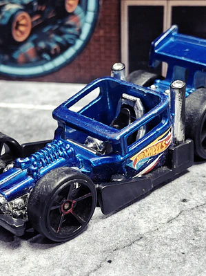 Bone Speeder Hot Wheels 2016 New Model HW Race Team Mattel