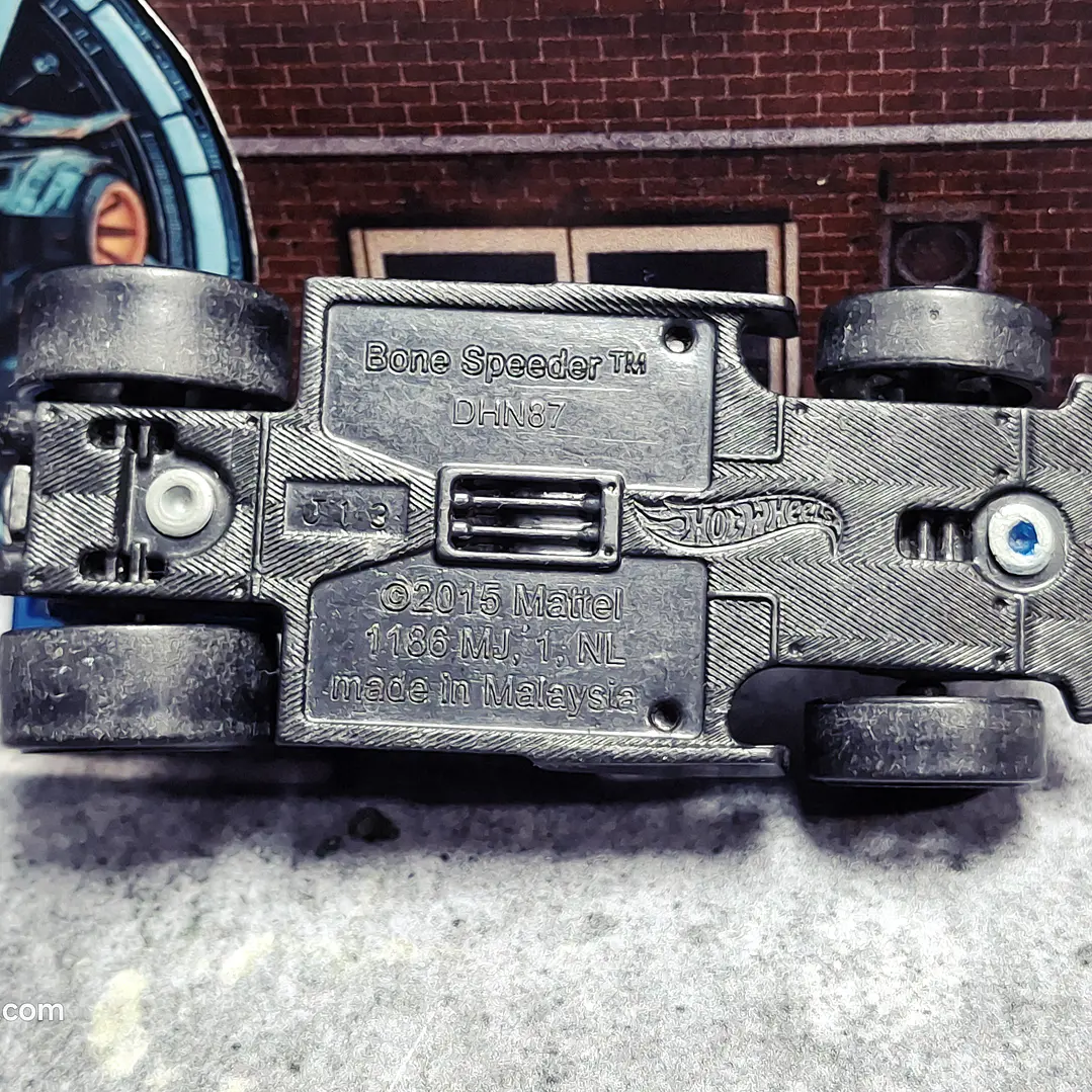 Bone Speeder Hot Wheels 2016 New Model HW Race Team Mattel 3