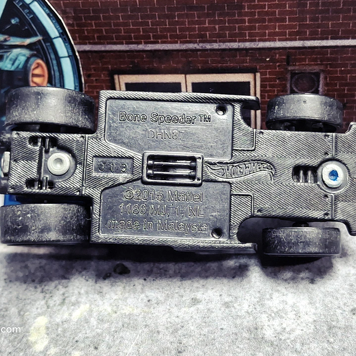 Bone Speeder Hot Wheels 2016 New Model HW Race Team Mattel 3