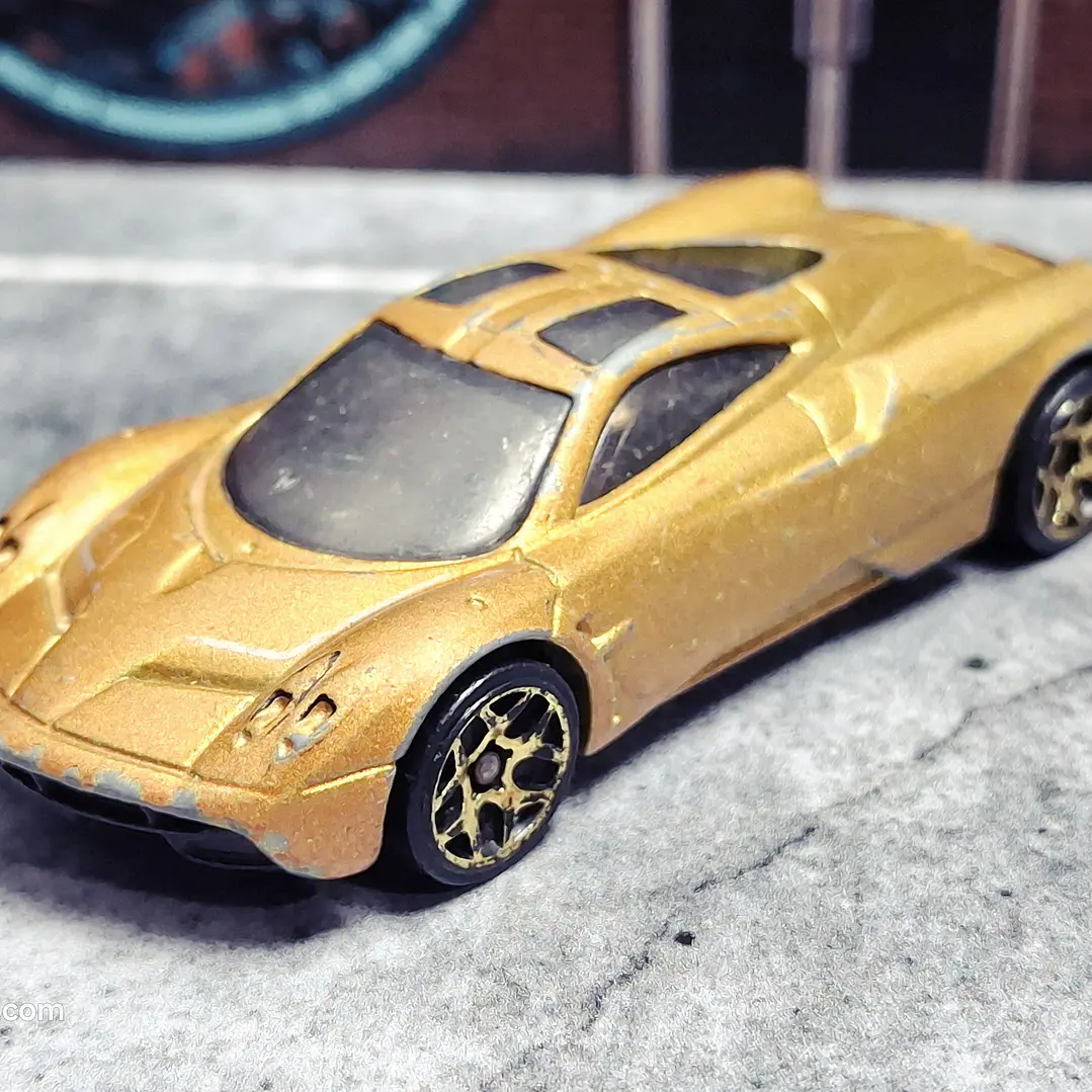 Pagani Huayra Hot Wheels 2016 HW Exotics Mattel 1
