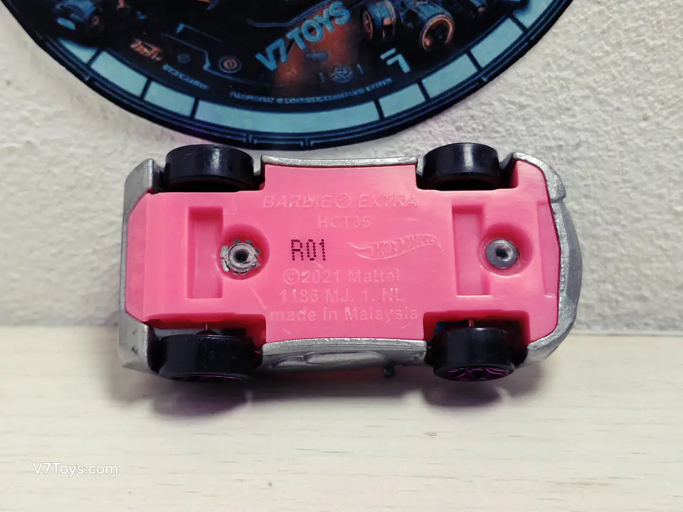 Barbie Extra Tooned Hot Wheels 2022 New Model Mattel 3