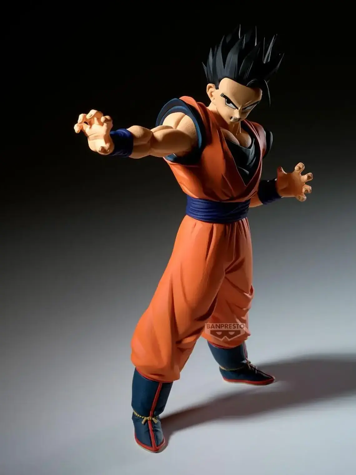Figura de acción Ultimate Gohan Ver. A Gohan 28920 de Bandai Dragon Ball 1