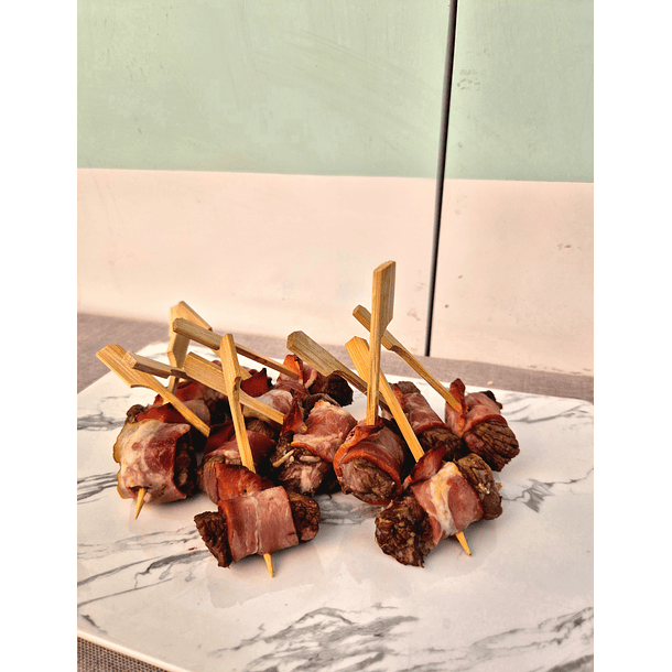 Brochetas de carne con tocino (25 unidades) 2