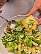 Camarones con salsa de palta y cilantro - Miniatura 2