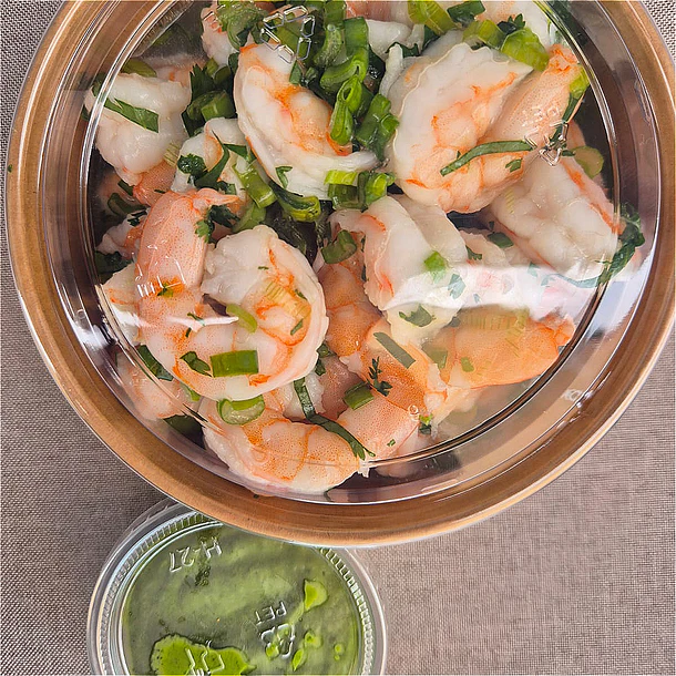 Camarones con salsa de palta y cilantro 3