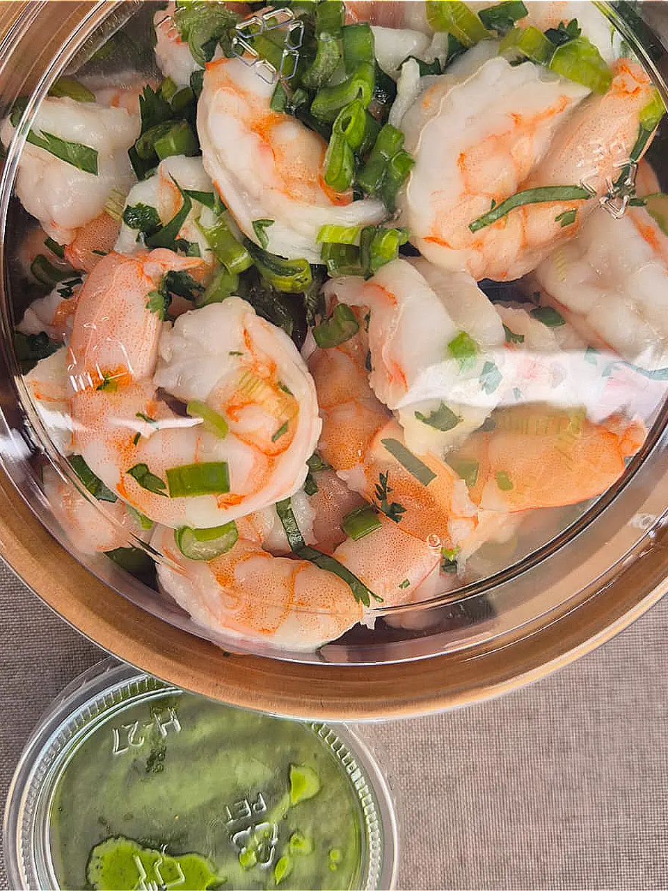 Camarones con salsa de palta y cilantro 3