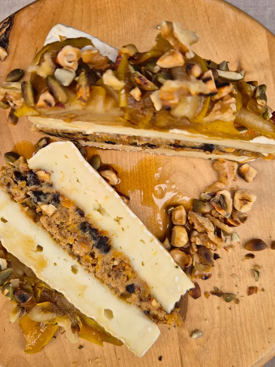 Bombita de queso brie con frutos secos  2