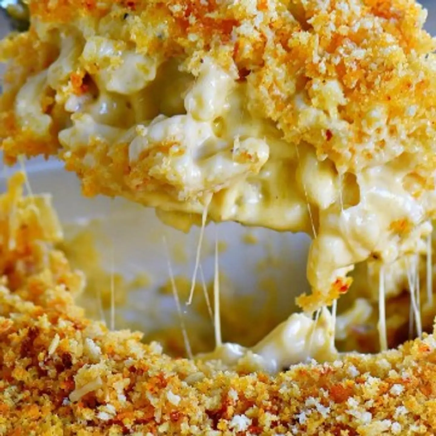 Fuente de Mac and Cheese con queso cheddar (6 porciones) 1