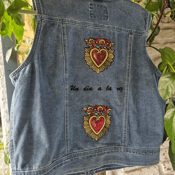 Chaqueta de jeans sin mangas corazón  1
