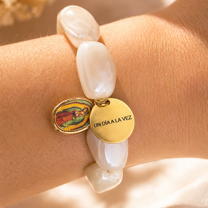 Pulsera de piedras virgen + un día a la vez 1