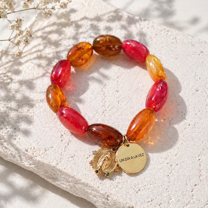 Pulsera piedras color tierra, medalla + frase 1