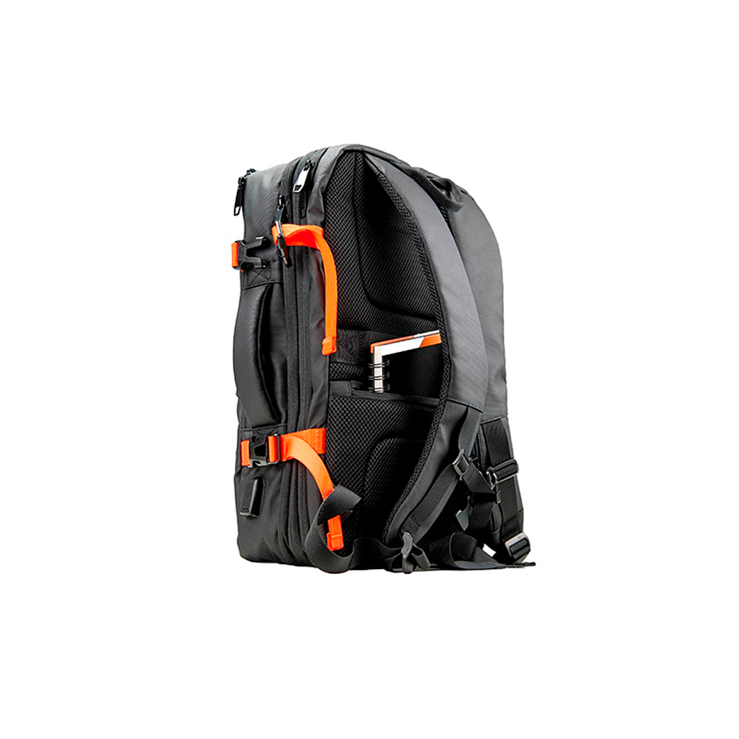 Mochila Cougar Vanguard Travel Backpack 12 bolsillos 40L Expansible 5