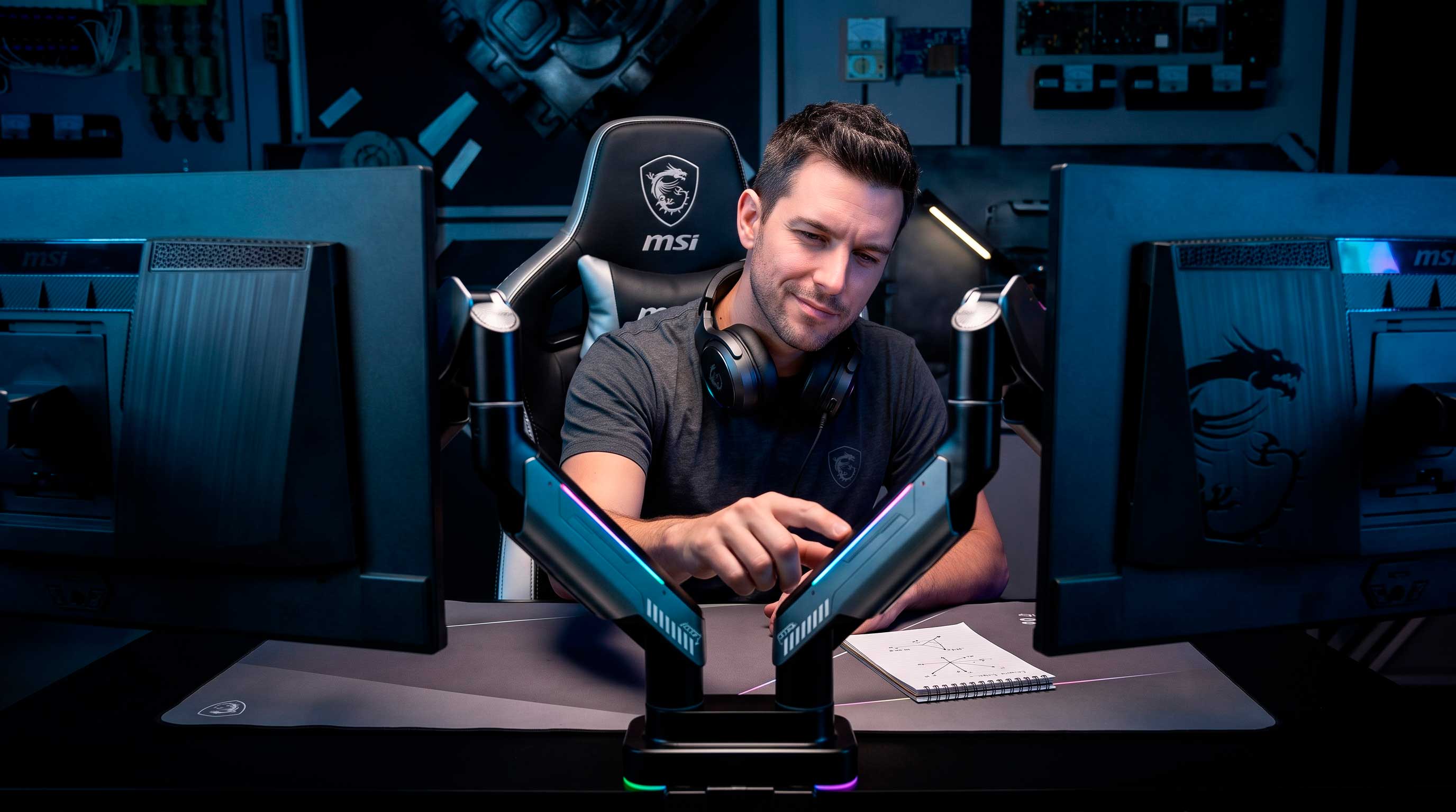 ¿Tu monitor está arruinando tu postura? Así puedes mejorar tu setup gamer con un brazo de monitor