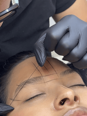 PERFILADO DE CEJAS + HENNA 